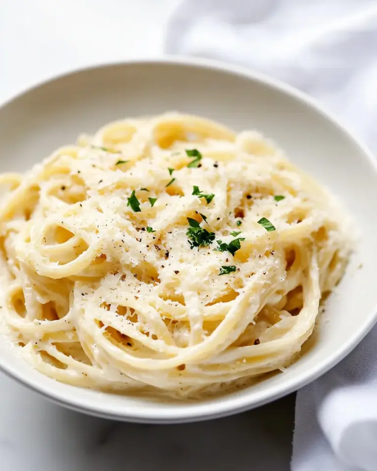 Easy 15 Minute Creamy Garlic Pasta photo