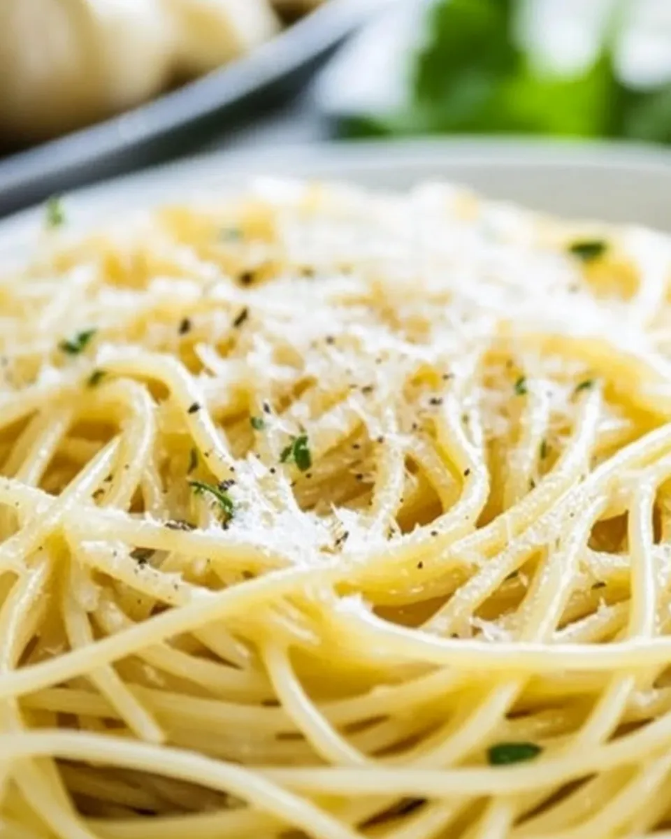 easy Spaghetti with Olive Oil and Garlic picture